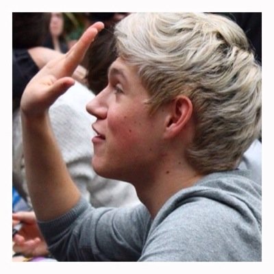 @moonsmileniall :)