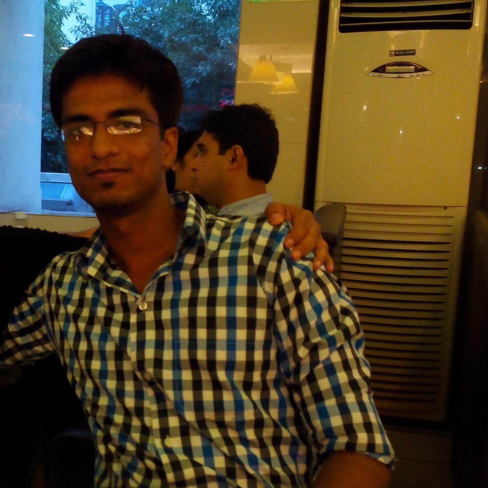 Avinash1876's profile picture. 