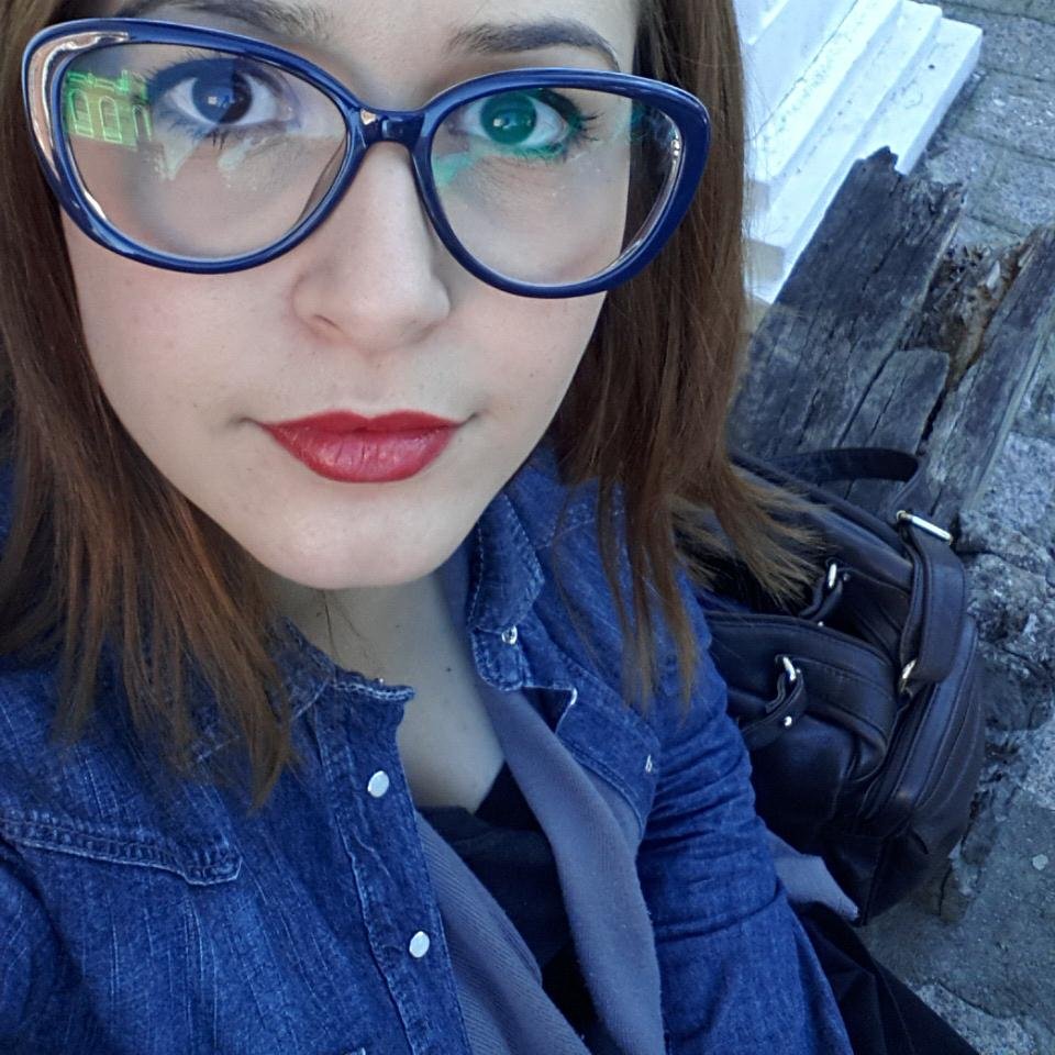 Letirn's profile picture. poucas palavras, muita ação. detalhe: eu falo para um caralho.