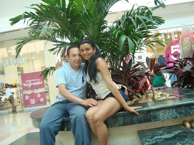 No hay Dios tan grande como tu gracias por tu misericordia mi rey te amo.