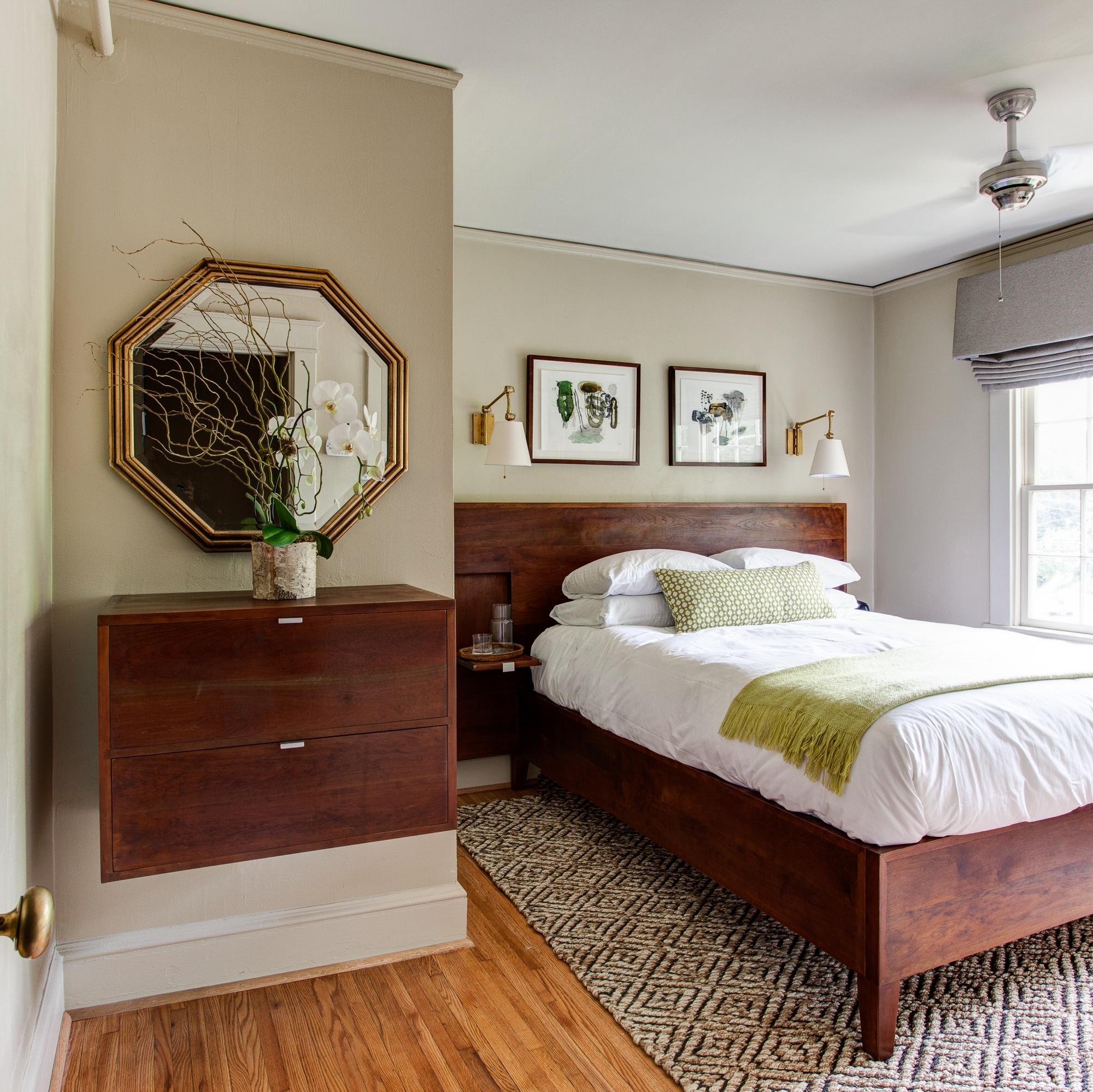 A Boutique Hotel in Charlottesville by the University of Virginia. Vintage charm and service with modern amenities. #tesla charger #boutiquehotel #uva #Cville