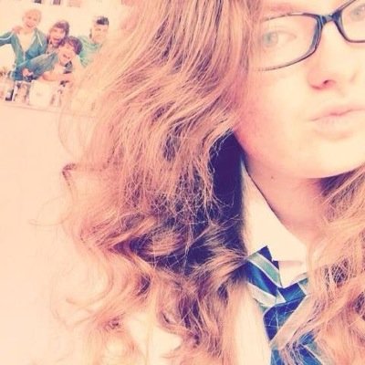 17, Taken, Chelsea Fan. Follow my other account @FcukMelissa :) snapchat: smellymeli97