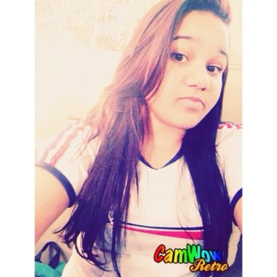Mineirinha uai, morena, baixinha, 15 anos e em um RELACIONAMENTO SÉRIO com o @Wandervolante ❤️