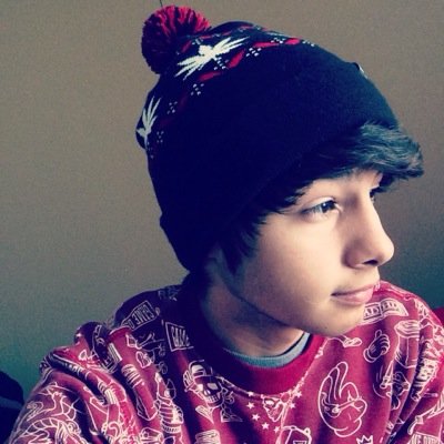 Follow for funny tweets and really just the other half of my mind.