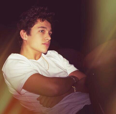 ♔ My hero saved my life ♚♥ Austin ♥♚ ♡BEASTER♡                                           ♡@AustinMahone followed  07-11-'13 ♡