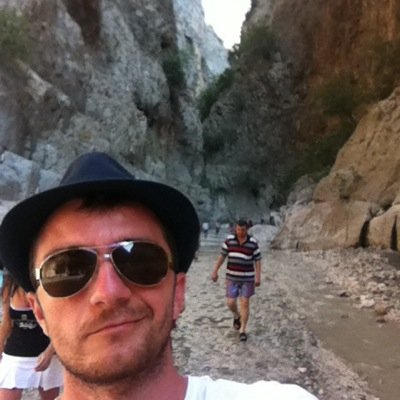 justfreetolive's profile picture. 