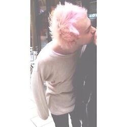 hello beautiful ♡ @crystalcobain just gave you a free follow so please would you follow her back? love you x