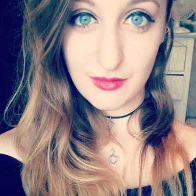 A pint sized fashion student with a passion for writing. Check out my new blog! Follow me http://t.co/MpunCggSZG ♡