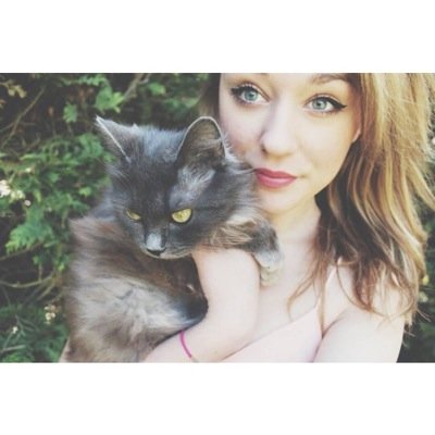 disastroso è vedere il vuoto negli occhi di chi sorride sempre.