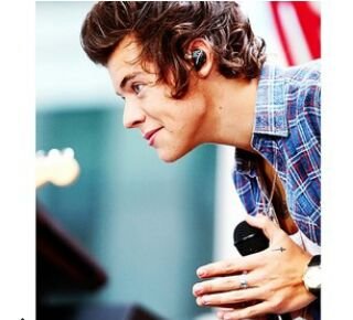 never make eyes contact with anyone while eating a banana -Harry Edward Styles