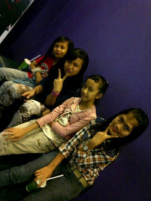 Smart Girl's♥||8 feb is my b'day|| nabilaholic ♥|| Miss_Strong !! (ʃ )|| My pin BB : 75E4FB5D/226F7DD9 | add fb : chintia fatma puspita || VVota♥