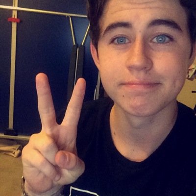 PlS follow @nashloversrus and @cameronsboootyy they gave u this free follow and they follow back RT https://t.co/EJyB1CzGIq