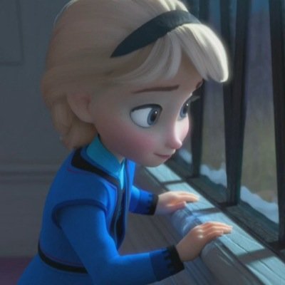 Queen Elsa here. I'm the queen! My sister is @FearlessAnna_ I have a magical power. :)