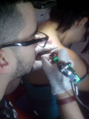 Tattoo aprenttice /Graphic Designer/Allison's Dad
Rock n Roll and metal music lover
Beer and cigarretes!