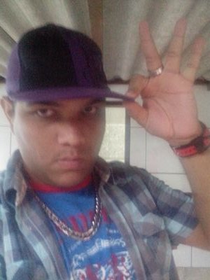 Quantas vezes parei pq cansei, 
quantas vezes chorei pq tive medo
quantas vezes , nem sei quantas vezes 
meu bom Senhor só tu sabe 
quantas vezes ...(7