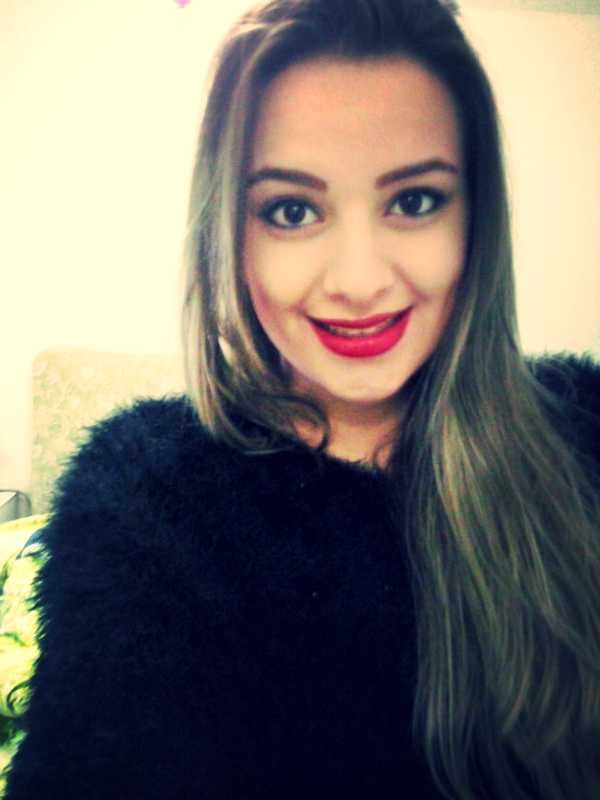 Euu queroo. Euu PossO. Euu coonsiigO ← ●๋• Siimplees αssiim ~ Felicidadeeeee *-*Anahi