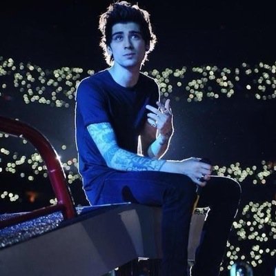 you just got a free follow from @stars_jpg and she'd be very grateful if you followed that account