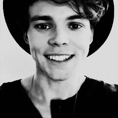 follow @losercliffords & @irwinrunaway !