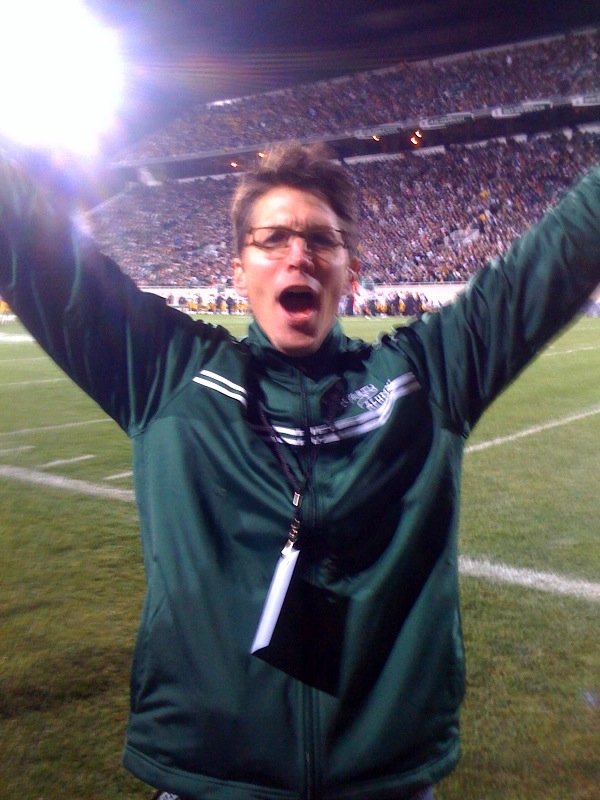 dalfreds's profile picture. Passionate digital marketer & entrepreneur|Founder of @DASh_MediaSales|Husband & Dad|    A serial pickler|Golf Lover|Former college mascot with green blood