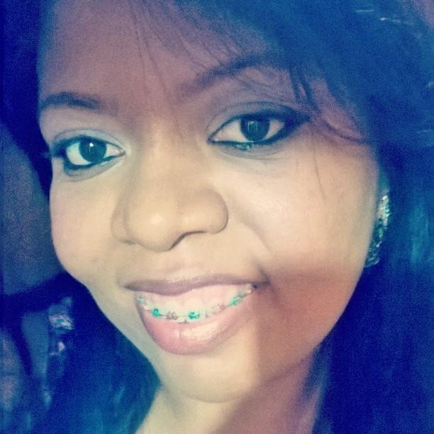 Contadora, solteira, filha do Rei e temente a Deus! Moro em Manaus , mas Natural de Campina Grande , filha de Maria Laura....