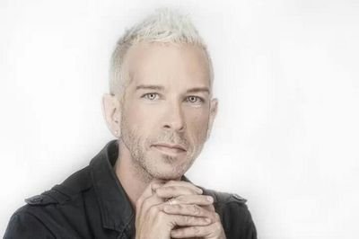 Freelance make-up artist serving Ottawa/Gatineau, Mtl,T.O.
10+ yrs. exp.
Theatre,Print/Photo/Video,Bdy painting,Spec. f.x.,Bridal,Fashion,pvt. instruction.