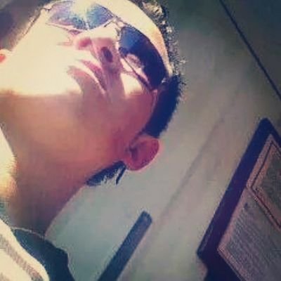 profesional en administracion de empresas en el poli me gusta el futbol escuchar musica