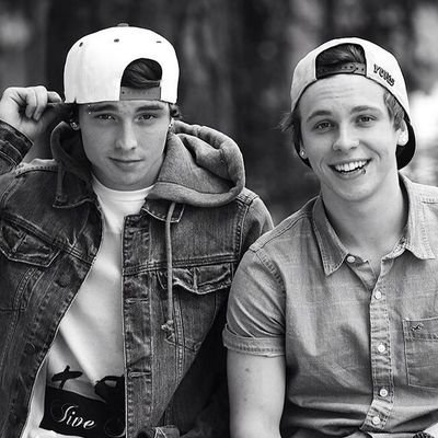 EmblemThreeSpai's profile picture. Cuenta española en apoyo al dueto de los hermanos Stromberg. @EmblemThree #SpainNeedEmblem3