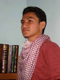 Bahagiakan orang tua dengan perhatian,kasih sayang,tutur bahasa dan sikap yang terbaik