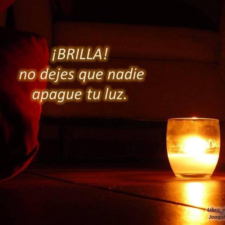 Lo esencial es invisible a los ojos, el poder siempre está dentro de ti.En paz y alegría vivo en el presente.