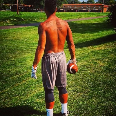 #BOTW🌎™🤑💸💰🌟everything that doesn't kill me makes me stronger 😤💪🏾💯🏈 #charging🔋🔌 All I ever wanna do is ball... #ripkrk  #riprello #ripcj free da guys
