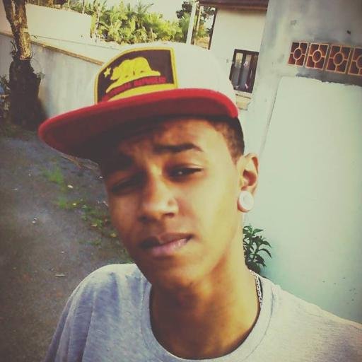 A carne é fraca, a alma é safada, o diabo atenta e eu dou uma forcinha.