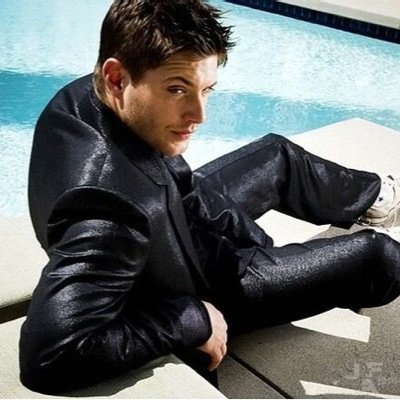 Dean here.. I have a younger brother named Sam we hunt things, saving people, you know the family business. (RP/Bi/single) #unnatrualRPG