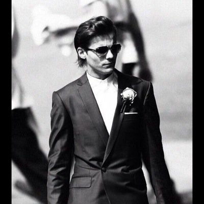 I'm Louis and I'm a cop. Harry and Edward own my heart. Gay and taken by my babies. //Dm me if you want a role