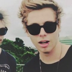 insxlt's profile picture. if you were a fruit, you'd be a fineapple