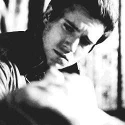 Traded a lacrosse stick for a gun I fight for the 2nd Mass protect those who lost hope. @Doc_Delgado & I will find our someday in this hopeless place{RP} #Hades