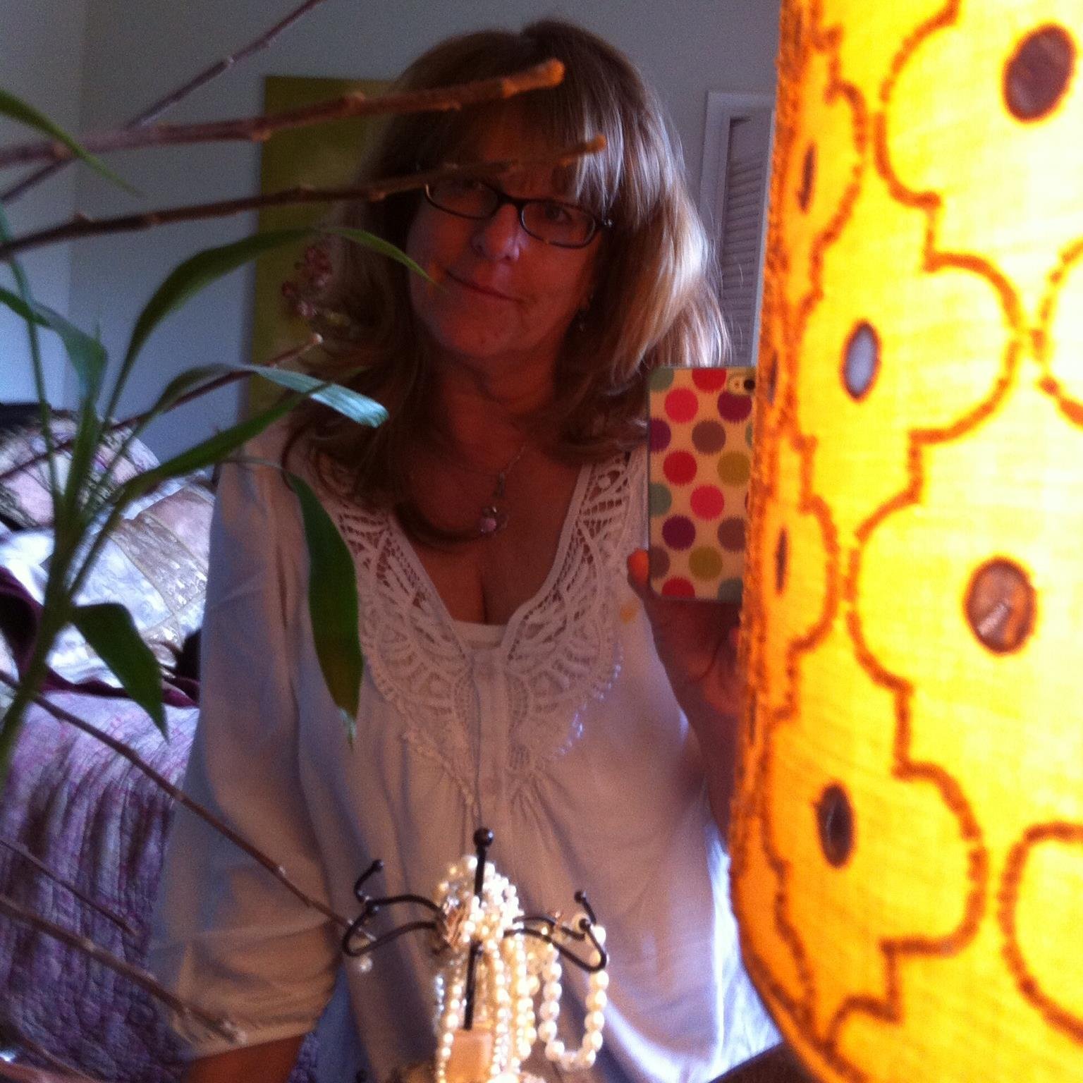 LindaReflects's profile picture. 