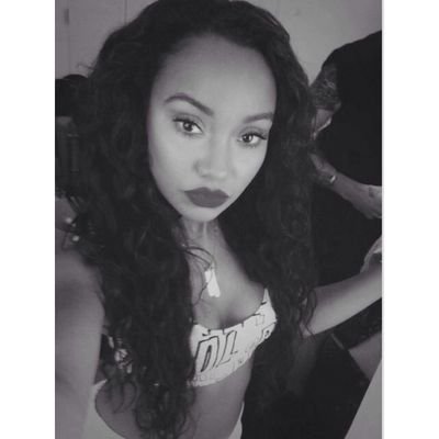↪ @twerkitmetria ↩