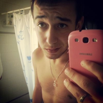 ♣No quiero gente a mis pies, quiero gente a mi altura. Loco empedernido por el RAP & REGGAE. Los dislexicos también somos persianas.♧