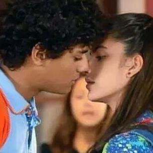 MosLi é o motivo de eu ver chiquititas todos os dias...Sem Mosca ñ há sol. Sem Mili a sombra ausente. Sem Mosli ñ há terra, sem eles nenhum presente.