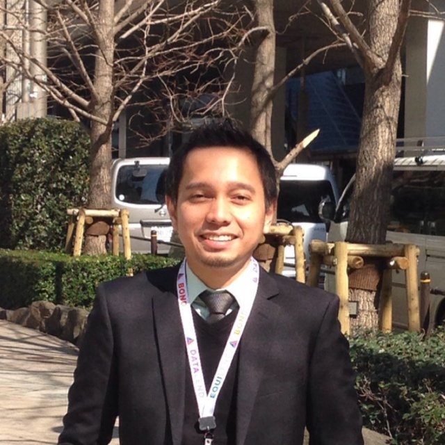 delonick's profile picture. Husband of @mrsdelonika | Self employed at @HouseOfNabilia while working full time in Indonesia Capital Market |  Part time Vocalist&Runner | All views are mine