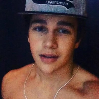 mahonenudes's profile picture. I snuck backstage when Austin came to Houston. Zach twerked when he saw me staring, Robert waved and smiled at me and Alex stared at me.. Texas Mahomie❤️