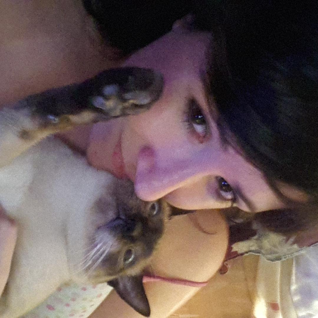 Hay cosas que ponen triste al alma...pero saber que hay gente que vale la pena, opaca cualquier tristeza. La vida te dá sorpresas y la pucha que vale vivirla!!!