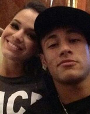 ama , adora e quer por perto 
para sempre Bruna marquezine & Neymarjr