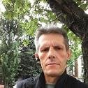 Apprendre encore, toujours, nous sommes des enfants, devant le savoir!
Ex-analyste informatique.
Ex-Directeur projets Bendix
Armée de l'air
Chess