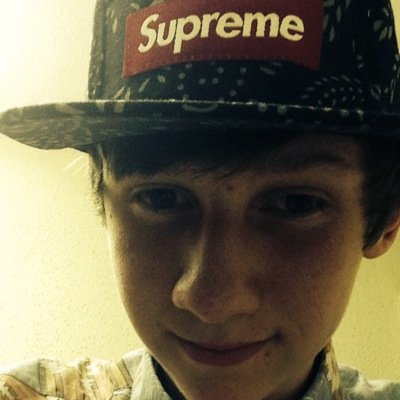 http://t.co/f6mDIY6Baa -Supreme-Vans