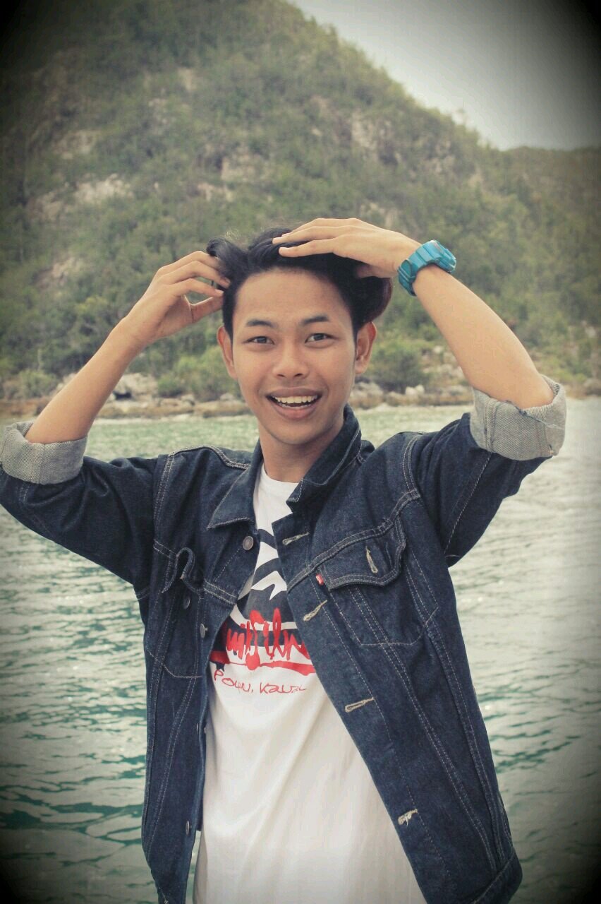 saya ya saya kamu ya kamu . so jgan urusin urusan saya . ok