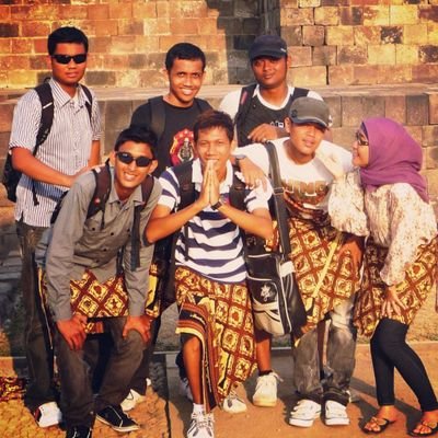 kunjungi saja http://t.co/AcEMlZJuy7
