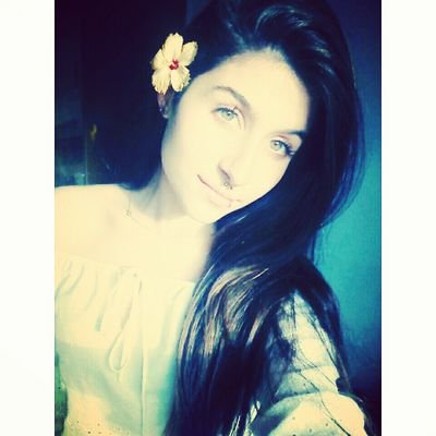 ''A vida pode derrubar, mas nós escolhemos se queremos levantar ou não!''