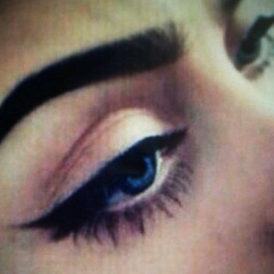 قصميه وزيني ب الحلا جنه واخر ضحكتي شهقه ي عالم قصيميه.
