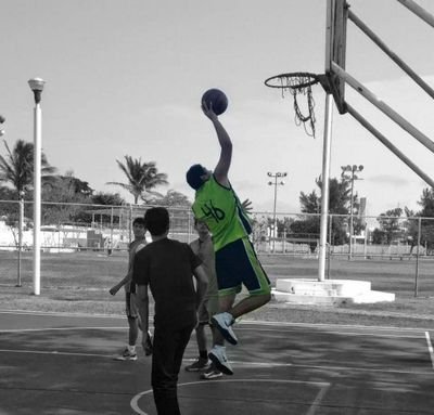Amo a mi novia y al Basketball ♥.♥
